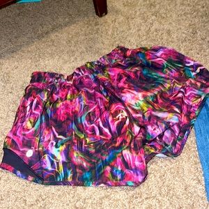 Run faster w/ Super fun LuLu Lemon running shorts